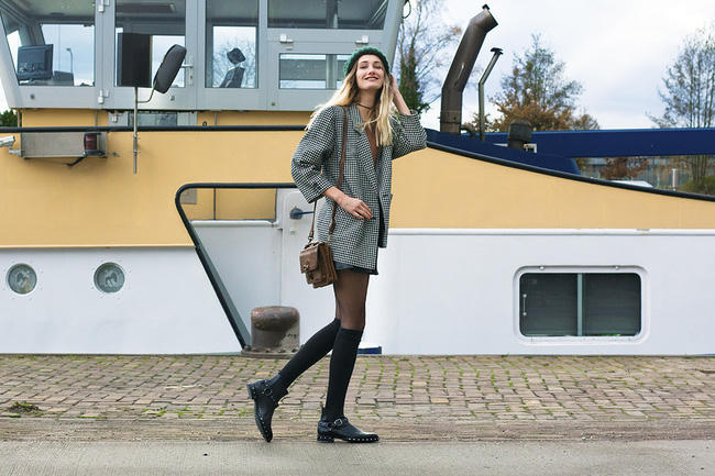 Chẳng cần lòe loẹt, giới trẻ thế giới vẫn diện đẹp thôi rồi với những gam màu trung tính