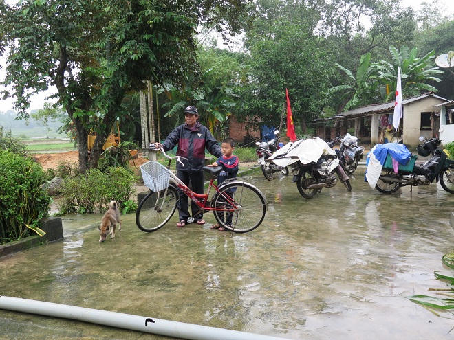 Việc nghĩa tình của đội xe ôm “2 trong 1” thị trấn Hà Lam