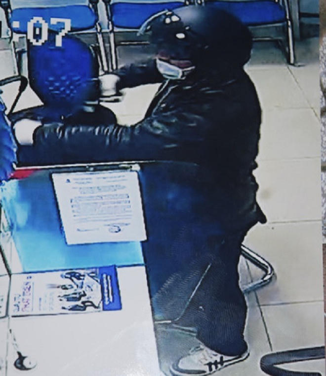 Truy bắt kẻ nổ súng cướp ngân hàng, lại bị 'anh hùng bàn phím' nhục mạ