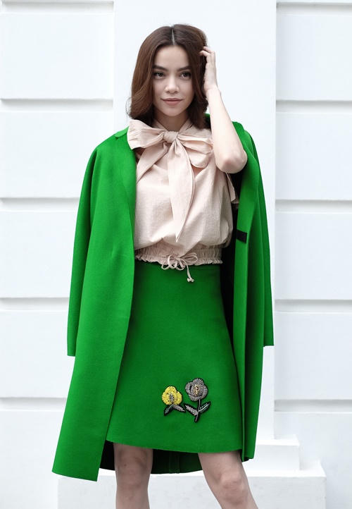 Hà Hồ gợi ý mặc áo dạ choàng sang chảnh