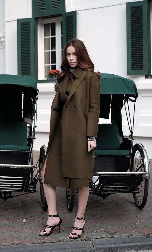 Hà Hồ gợi ý mặc áo dạ choàng sang chảnh