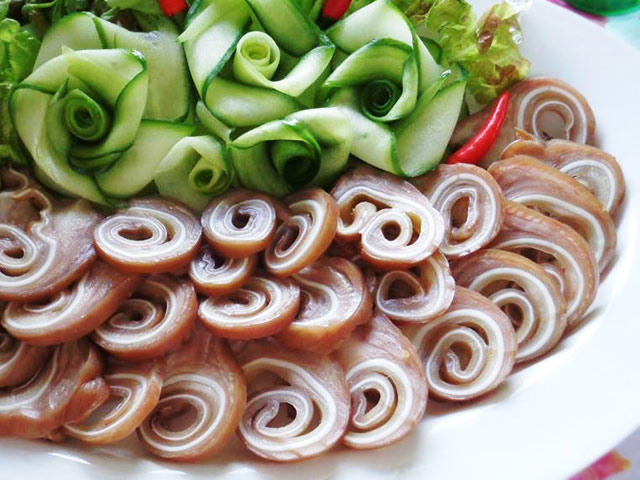 Kết quả hình ảnh cho Tai heo cuộn ngũ vị