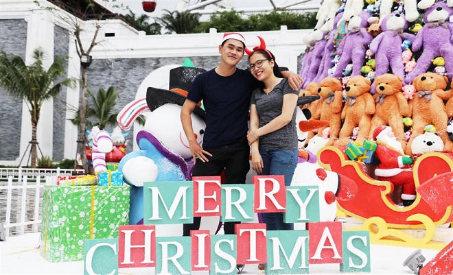 Đón giáng sinh với cây thông gấu bông lớn nhất Việt Nam tại Asia Park
