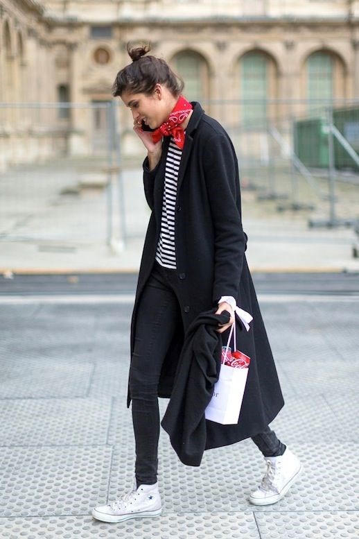 Kết quả hình ảnh cho Khăn họa tiết kết hợp với "cây đen"