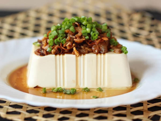 Kết quả hình ảnh cho đậu phụ để ráo nước giấy thấm