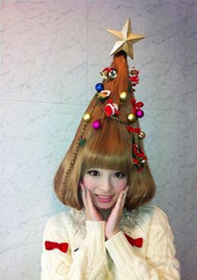 Mái tóc hình cây thông thống trị Instagram mùa Giáng sinh