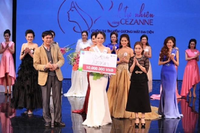 Minh Trang lên ngôi Hoa khôi 'Xinh tự nhiên cùng Cezanne'