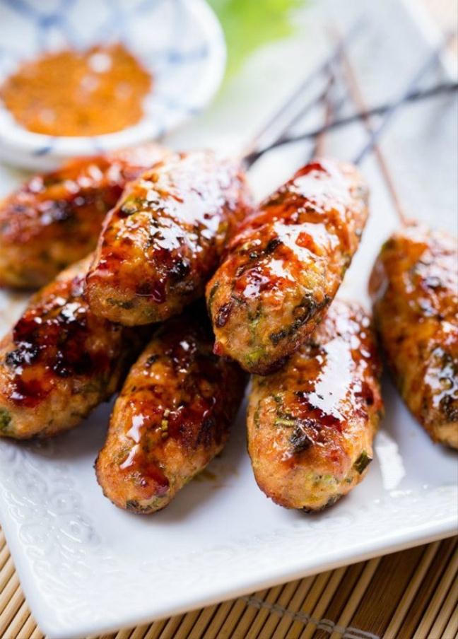 Kết quả hình ảnh cho Nem nướng lạ miệng từ thịt gà xay