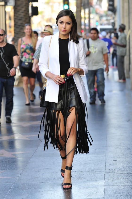 Kết quả hình ảnh cho Váy tua rua sao Châu Âu