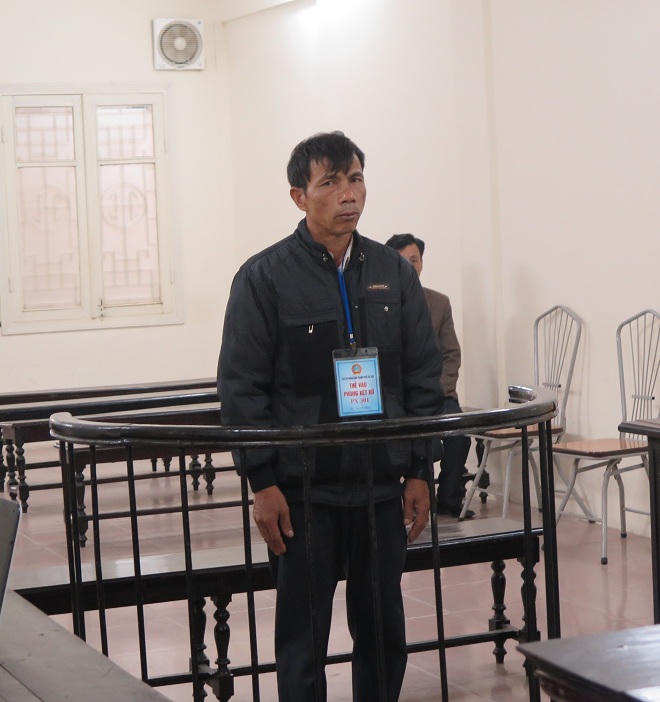 Bỏ qua lời khuyên của tòa, anh quyết 'đẩy' em ruột vào tù