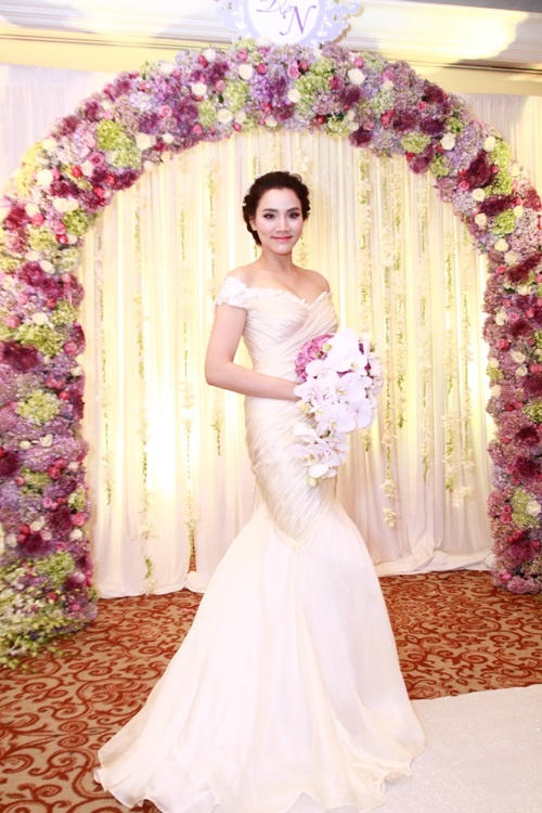 Mãn nhãn với 10 bộ váy cưới lộng lẫy nhất năm 2016 của sao Việt