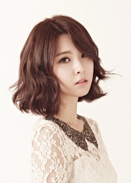 Kết quả hình ảnh cho Tóc ngắn xoăn sóng nước