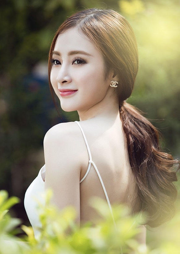 Kết quả hình ảnh cho Tóc buộc thấp