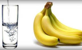 Kết quả hình ảnh cho Ăn chuối và uống nước ấm