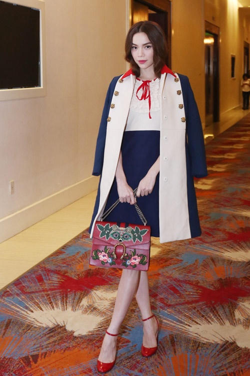 Sao Việt thời thượng với thời trang họa tiết