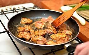 Kết quả hình ảnh cho Rán thịt gà quá kĩ