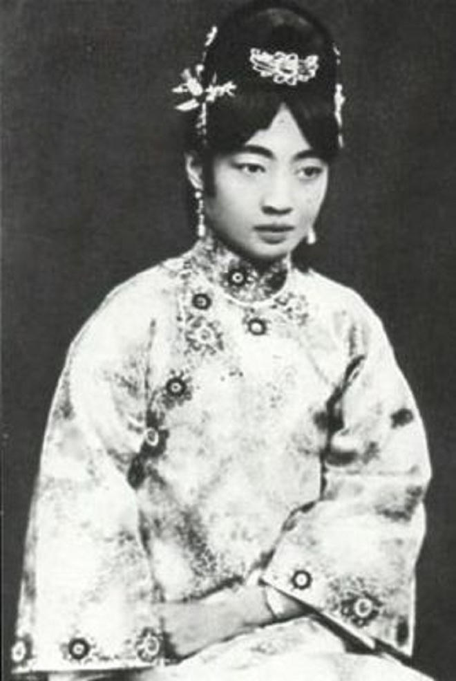 Bi kịch khốn khổ của Phổ Nghi và các bà vợ