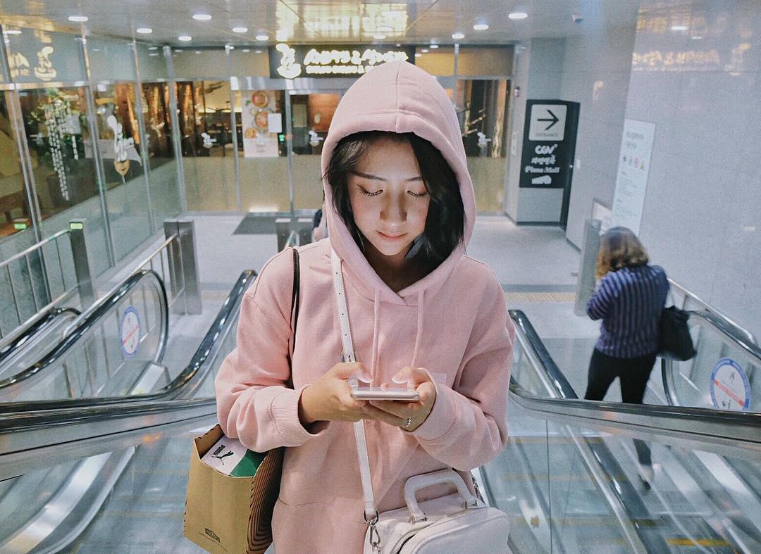 Kết quả hình ảnh cho áo hoodie sao Châu Âu