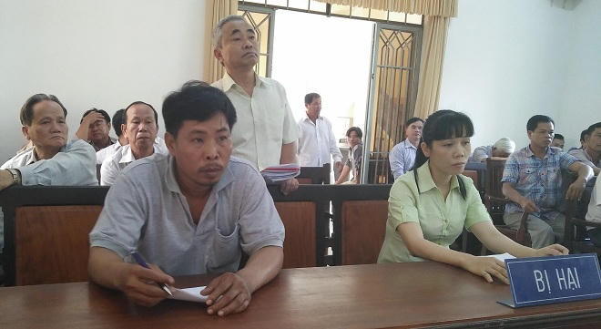 Trả hồ sơ điều tra bổ sung vụ bảo vệ rừng đánh dân