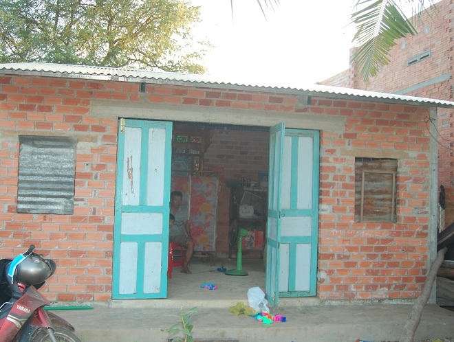 Mẹ được cứu từ 'động quỷ', hai con gái lại bị kẻ đồi bại hại đời