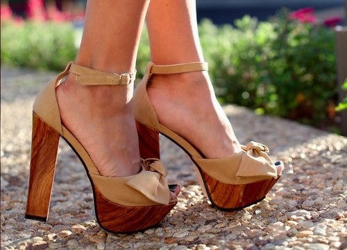 6 kiểu giày không nên dùng trong mùa đông