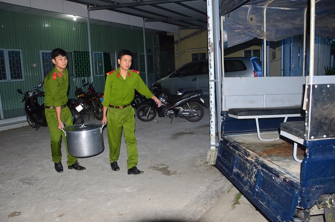 Nồi cháo nghĩa tình của ngài đại tá