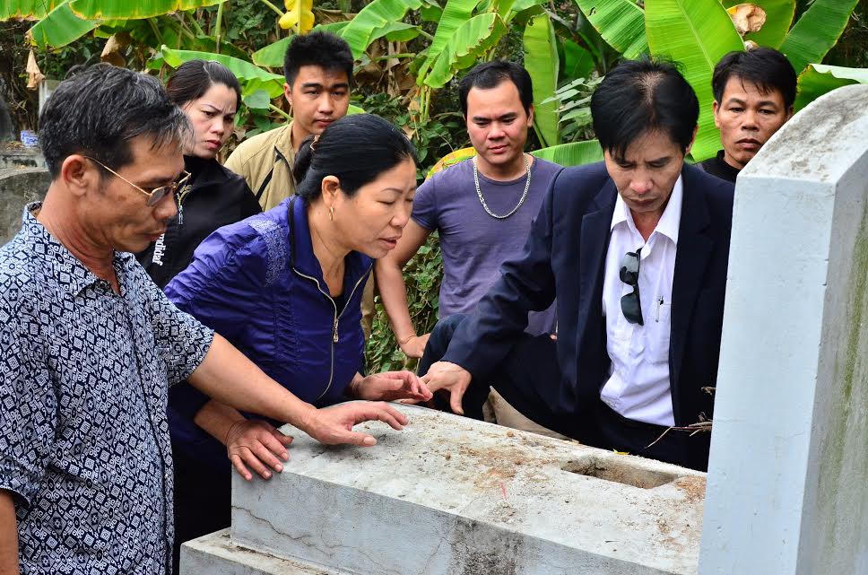 Thầy địa lý rởm xâm phạm hàng chục ngôi mộ