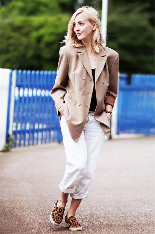 Kết quả hình ảnh cho jeans boyfriend và giày slip-on sao Châu Âu