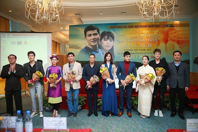 Chuyện tình nữ phóng viên 'Dưới bầu trời xa cách'