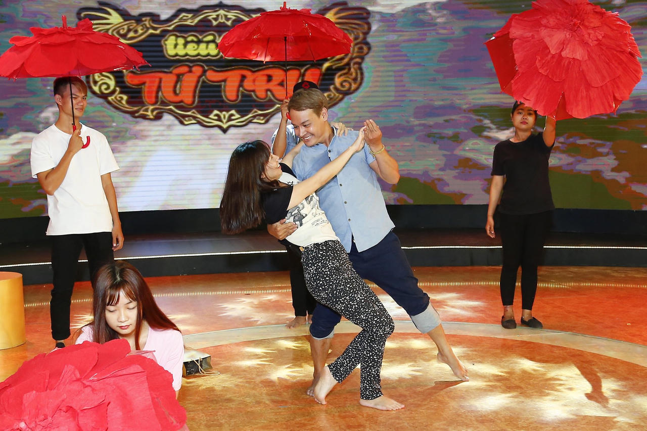 4 'thánh hài' đọ giọng khủng tại 'Tiếu lâm tứ trụ'