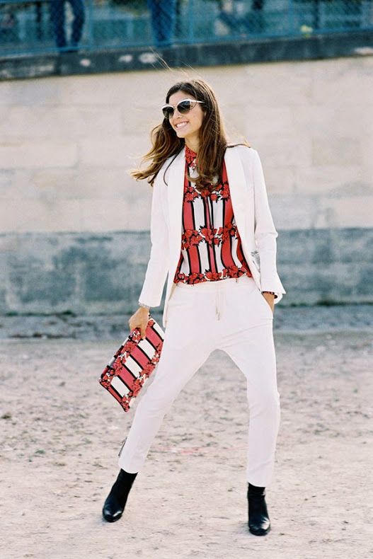 Kết quả hình ảnh cho Trang phục họa tiết sao Châu Âu