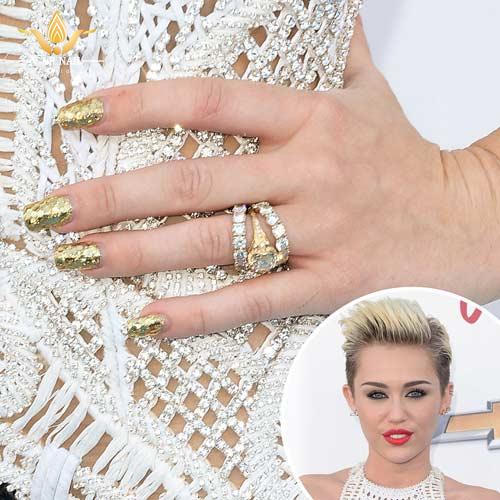 Kết quả hình ảnh cho Nail Màu nhũ lấp lánh