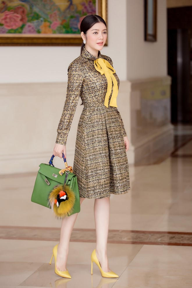 Kết quả hình ảnh cho trang phục tweed sao Châu Âu