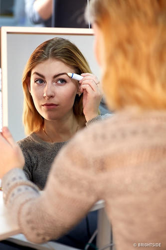 Kết quả hình ảnh cho Son dưỡng Tháo nhẫn