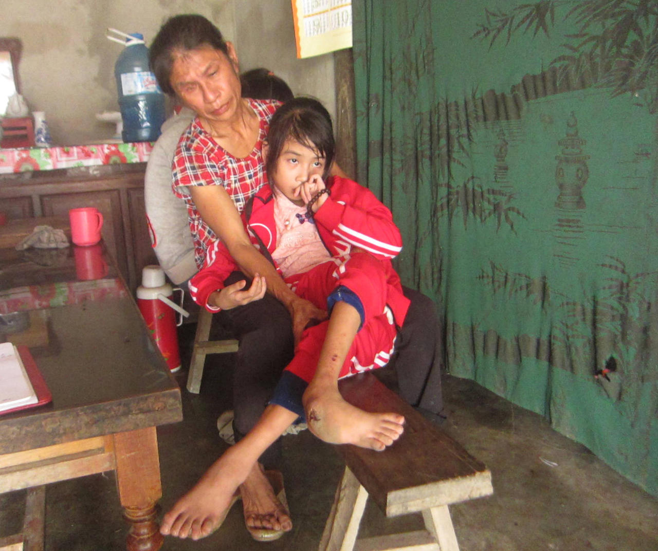 Cặp vợ chồng bất hạnh 8 lần sinh nở, 5 lần mất con