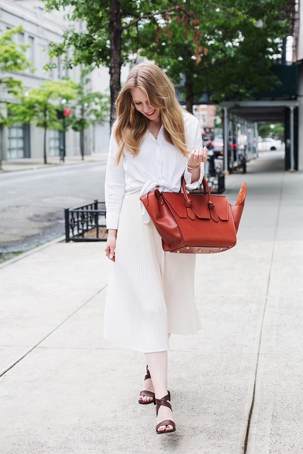 Kết quả hình ảnh cho Trang phục đơn sắc Sao Châu Âu