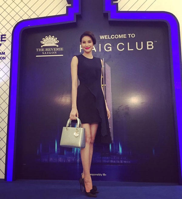 Street style trẻ trung, thanh lịch của Phạm Hương Ngắm nhìn Phạm Hương qua style trẻ trung, thanh lịch