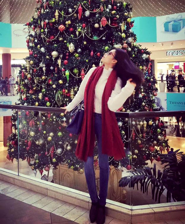 Street style trẻ trung, thanh lịch của Phạm Hương