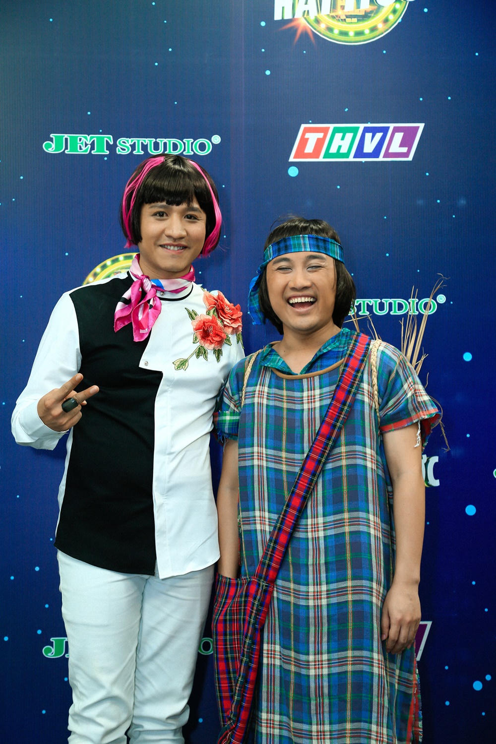 Thanh Bạch - Lý Hùng 'choảng' nhau trên sân khấu