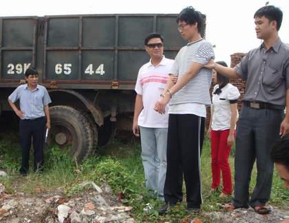 Nam sinh giết cô giáo sau khi ân ái, nhét xác vào vali, phóng hỏa phi tang tội ác