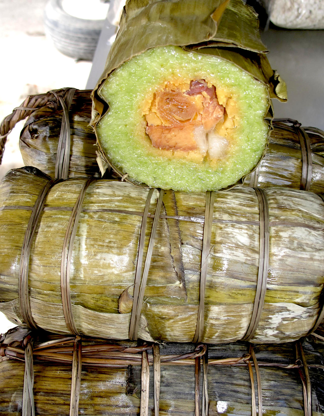 Bánh tét nhà, bánh tét chợ