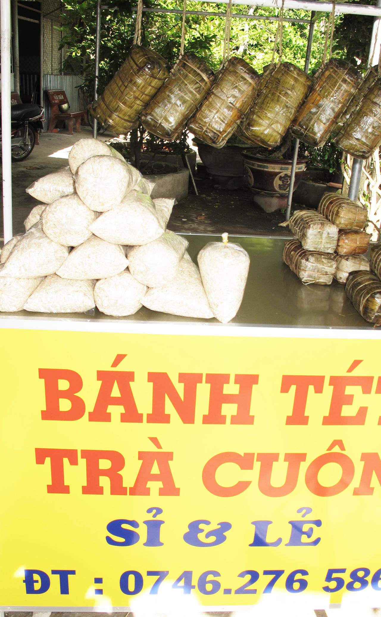 Bánh tét nhà, bánh tét chợ
