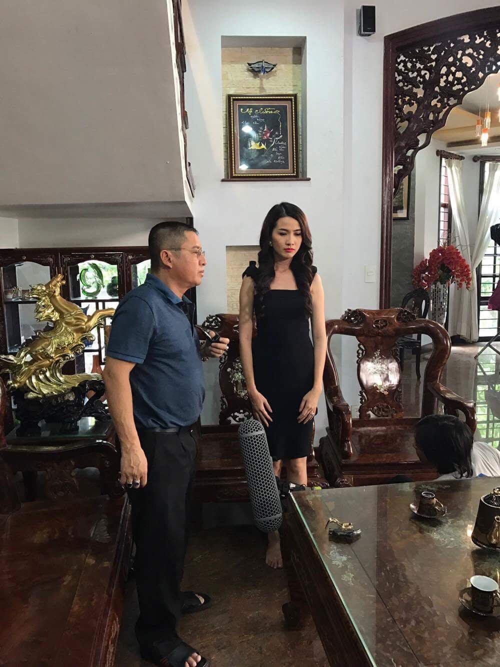 Mơ Phan bị đánh bầm dập trên phim trường