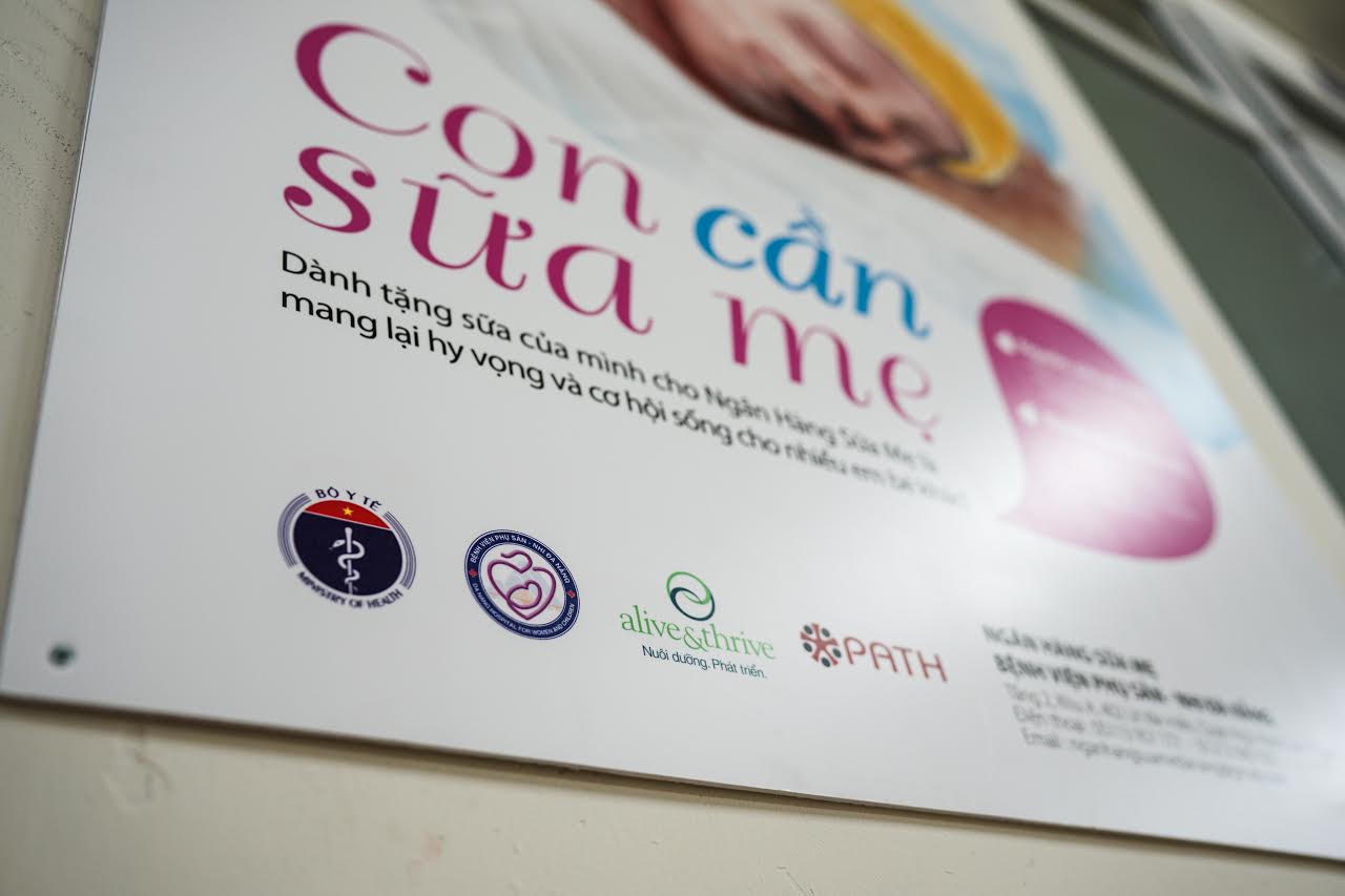 Ngân Hàng Sữa Mẹ - chăm sóc và điều trị cho 3.000-4.000 trẻ mỗi năm