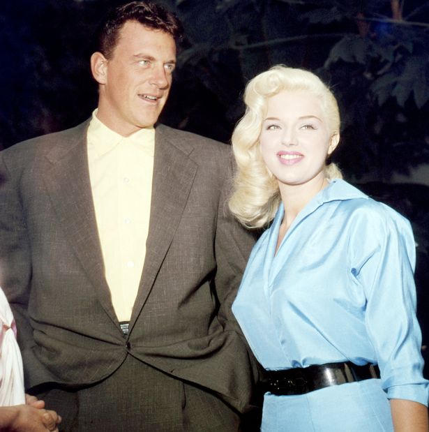 Cuộc đời kỳ lạ của “Marylyn Monroe” xứ sở sương mù