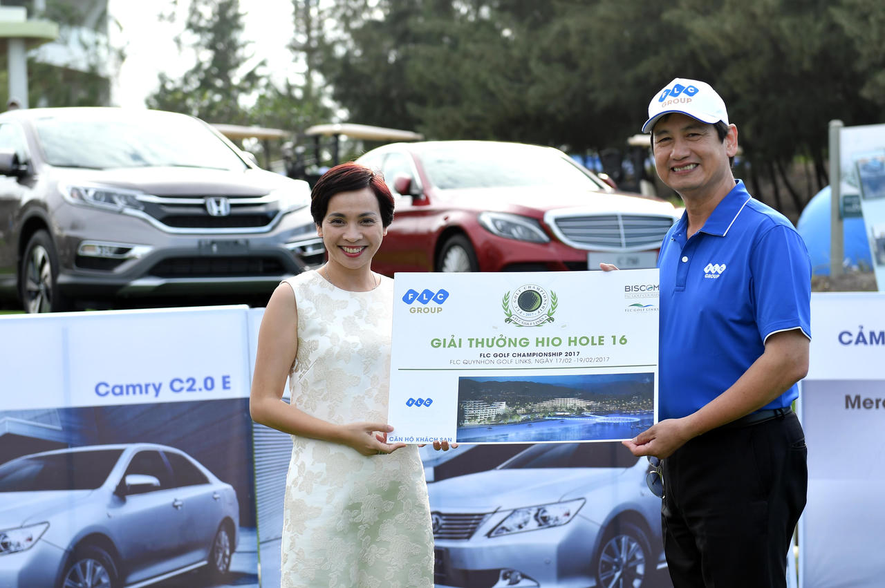 Cú hole-in-one 7 tỷ tại FLC Golf Championship 2017