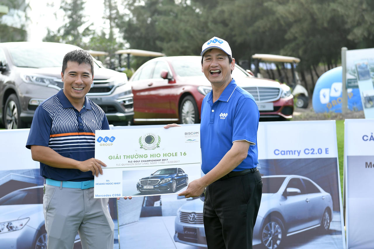 Cú hole-in-one 7 tỷ tại FLC Golf Championship 2017