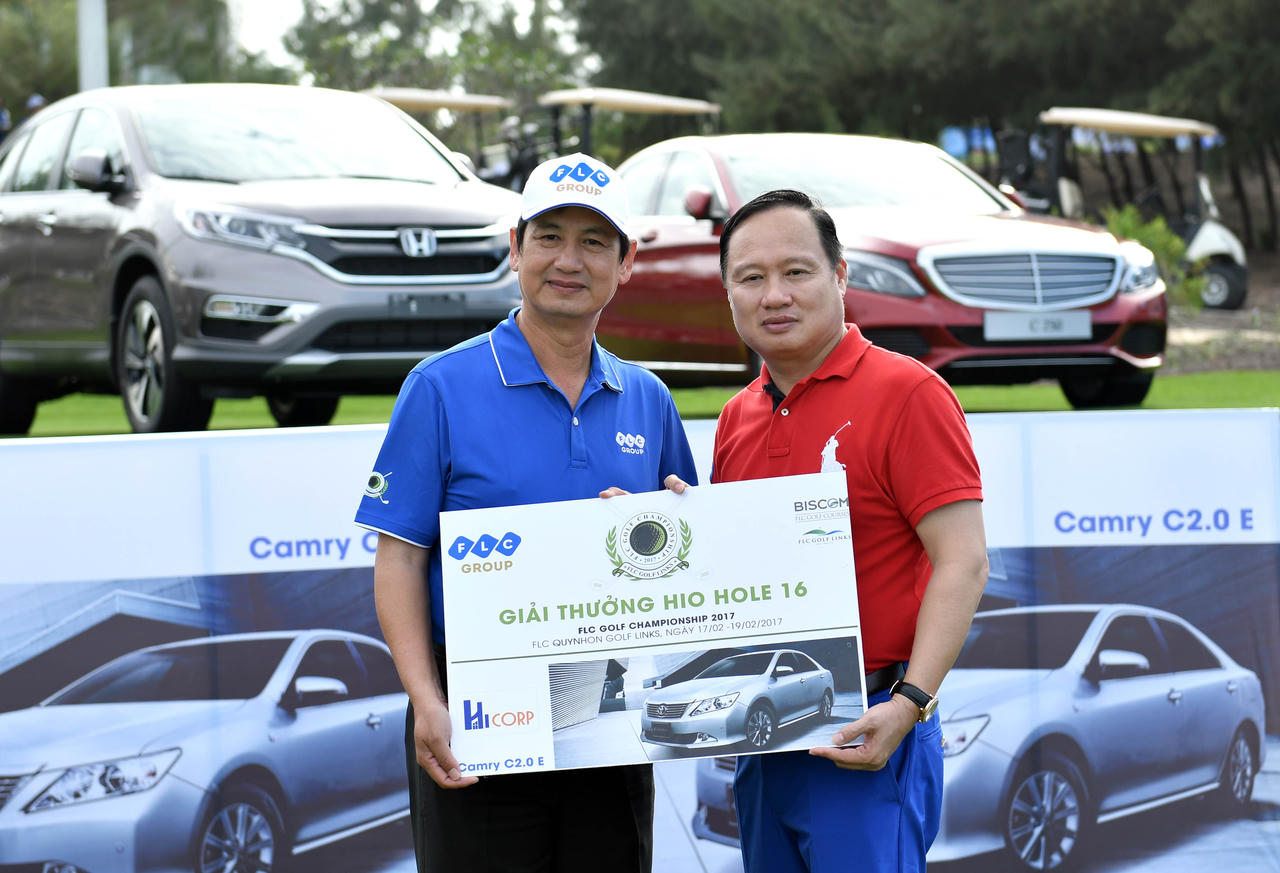 Cú hole-in-one 7 tỷ tại FLC Golf Championship 2017