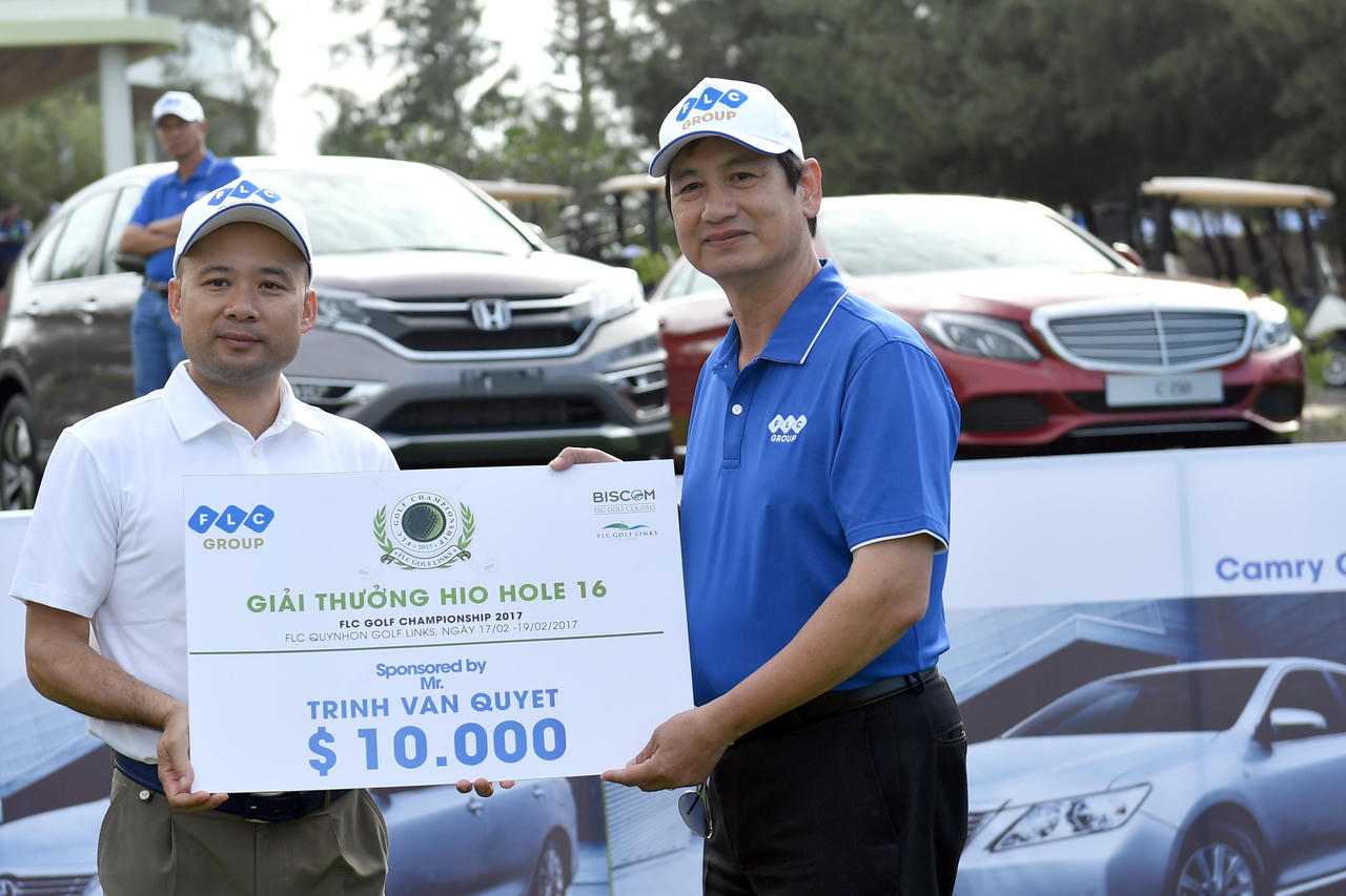 Cú hole-in-one 7 tỷ tại FLC Golf Championship 2017