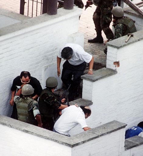 Căng thẳng cuộc đọ sức giữa những kẻ bắt cóc và lực lượng giải cứu Peru